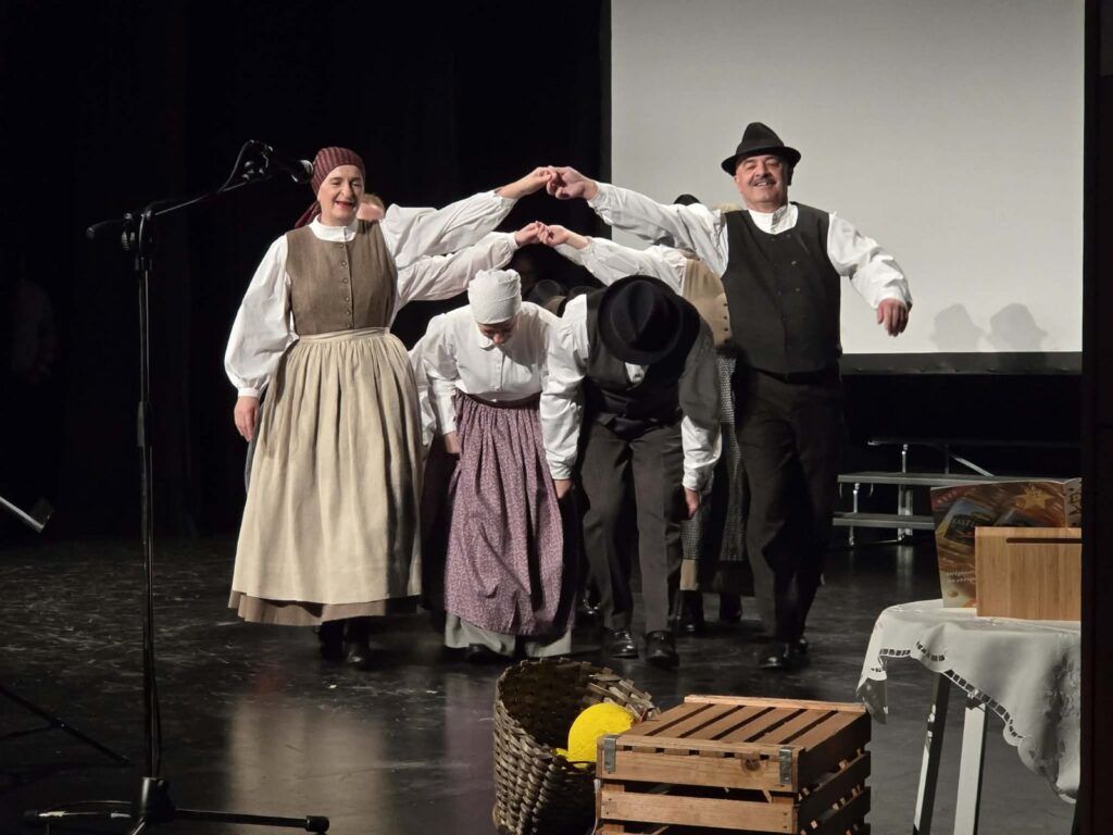 Nastop folklornega društva Oglarji Šoštanj